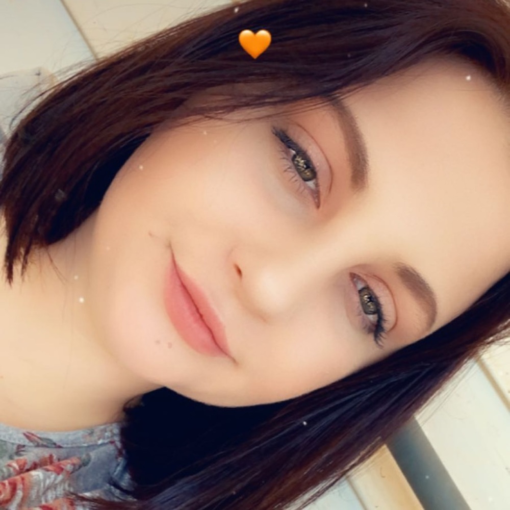 Meet your Posher, Hannah